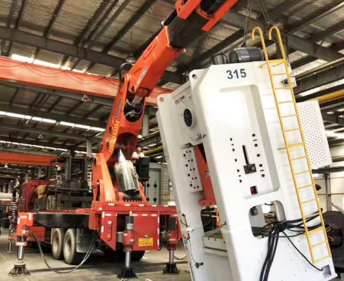 杭州下城附近随车吊出租，轻松解决运输难题